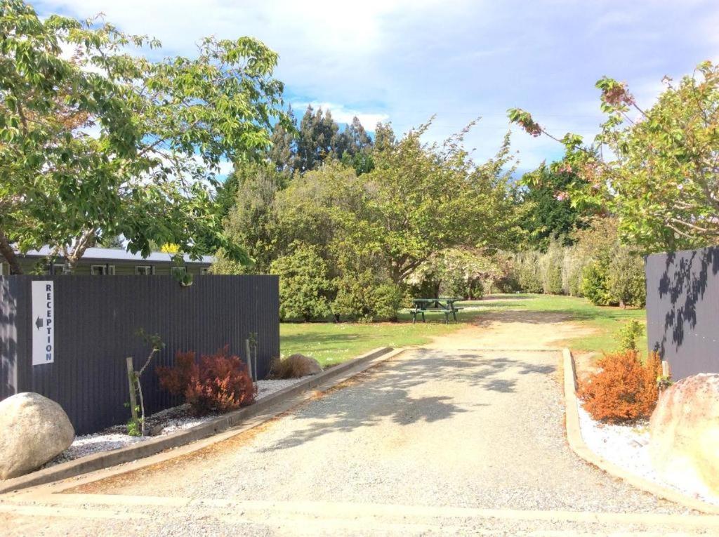 Fiordland Great Views Holiday Park Те-Анау Экстерьер фото