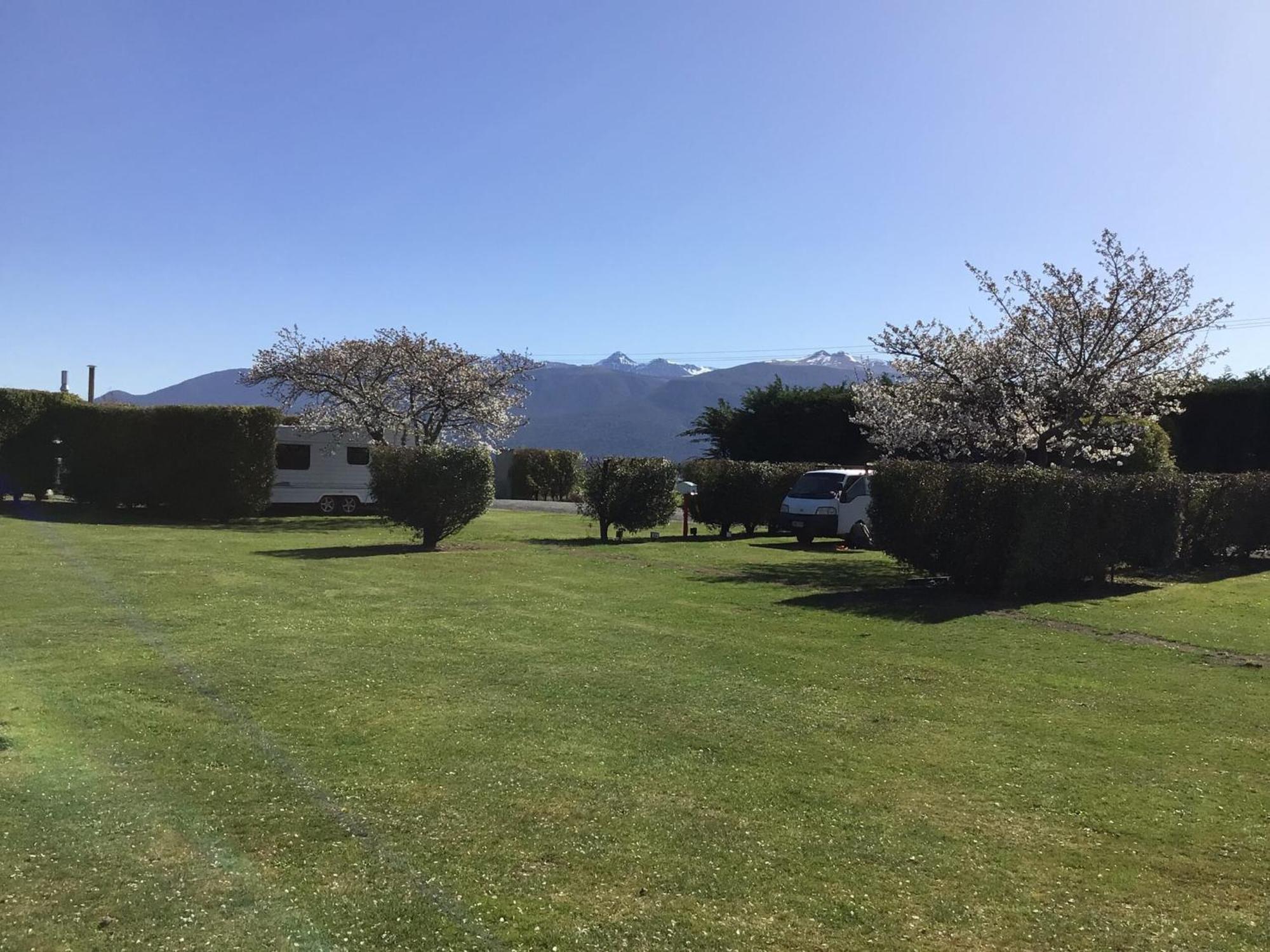 Fiordland Great Views Holiday Park Те-Анау Экстерьер фото