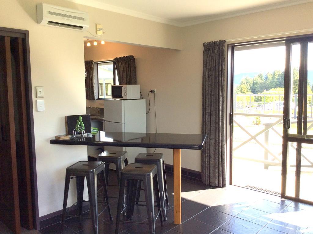 Fiordland Great Views Holiday Park Те-Анау Экстерьер фото