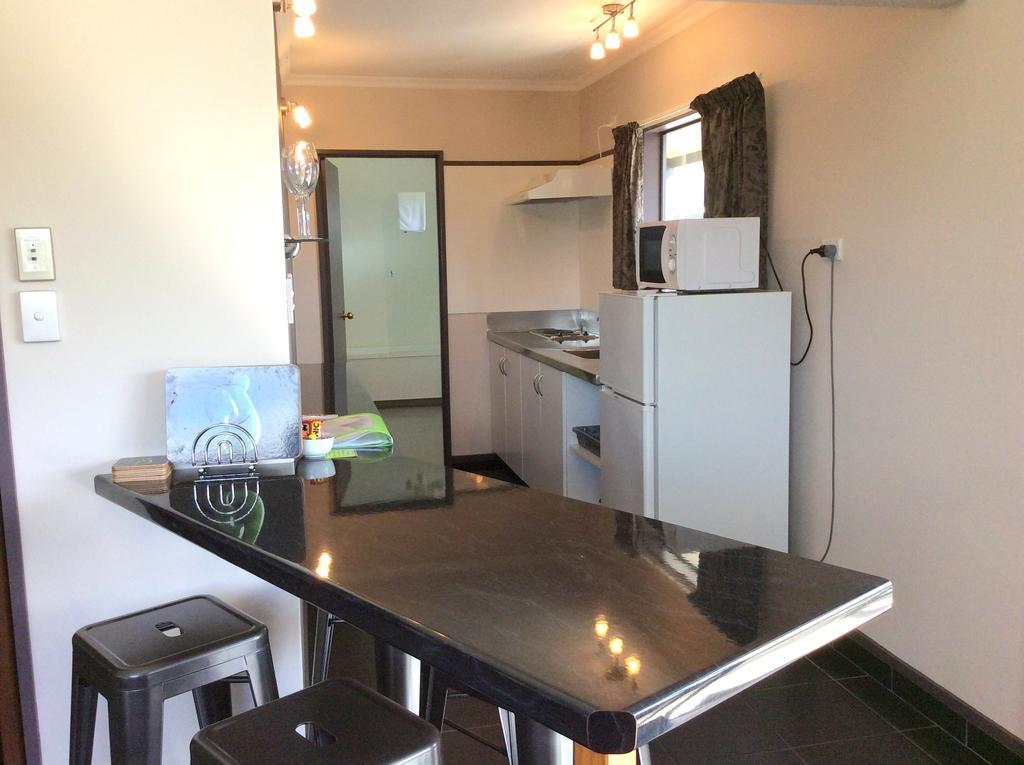 Fiordland Great Views Holiday Park Те-Анау Экстерьер фото