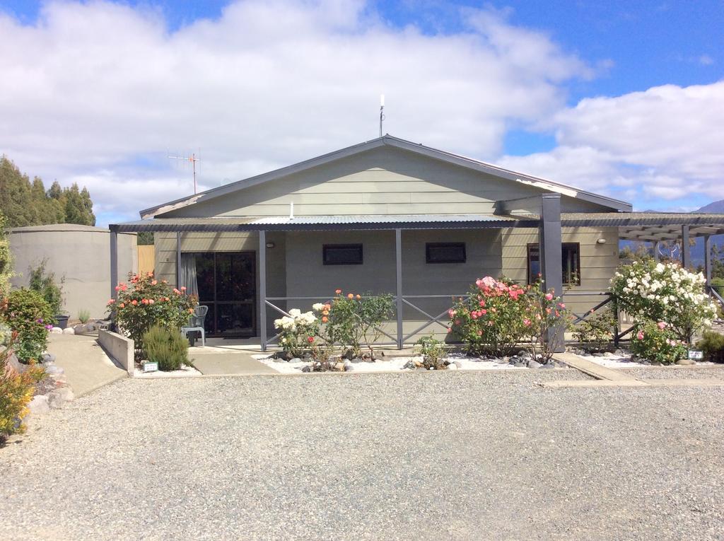 Fiordland Great Views Holiday Park Те-Анау Экстерьер фото