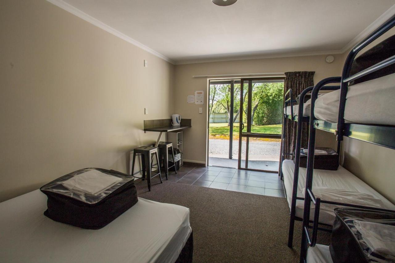 Fiordland Great Views Holiday Park Те-Анау Экстерьер фото
